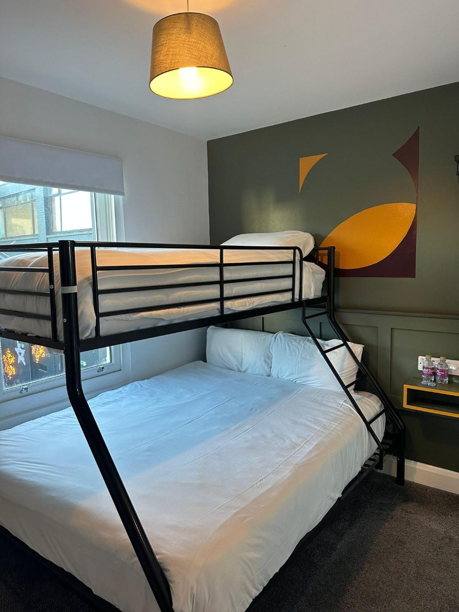 Mary Mullen'S Rooms Eyre Square. Galway Extérieur photo