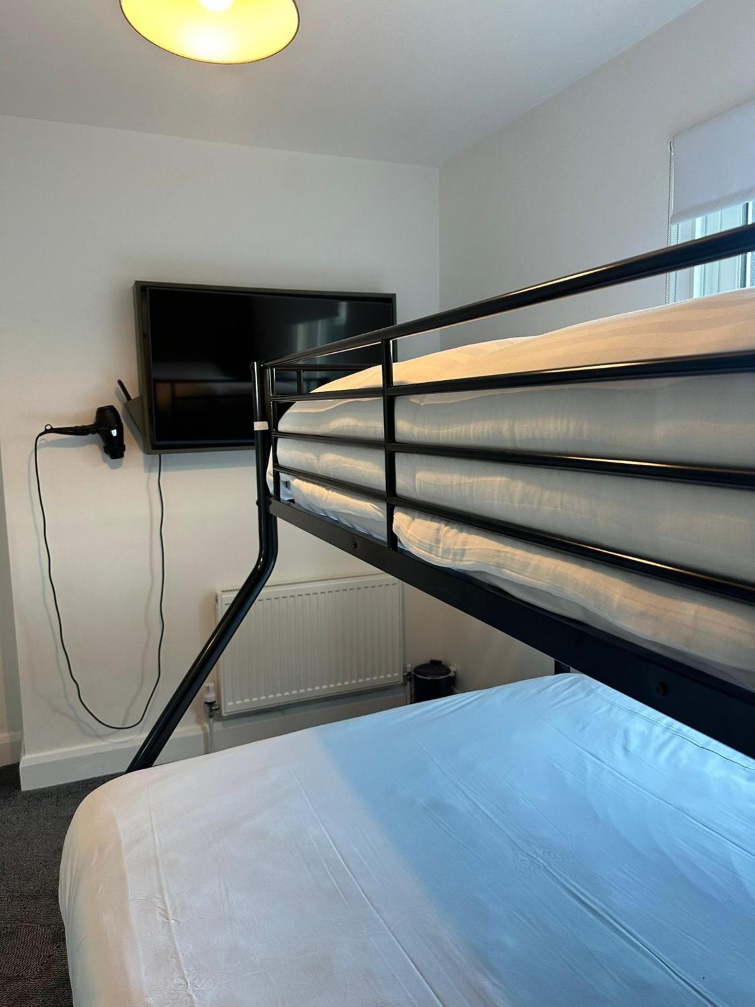 Mary Mullen'S Rooms Eyre Square. Galway Extérieur photo